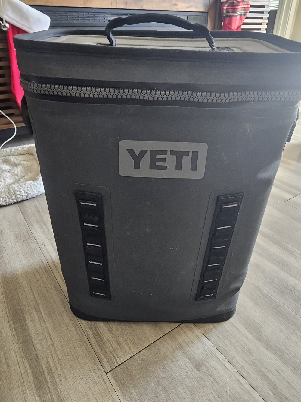YETI Black Soft Cooler Backpack - Black